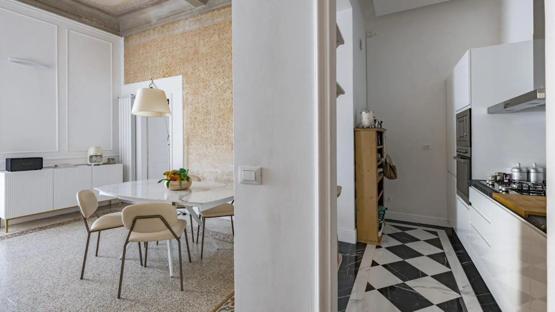 Apartments Florence - Frescoes Elegance