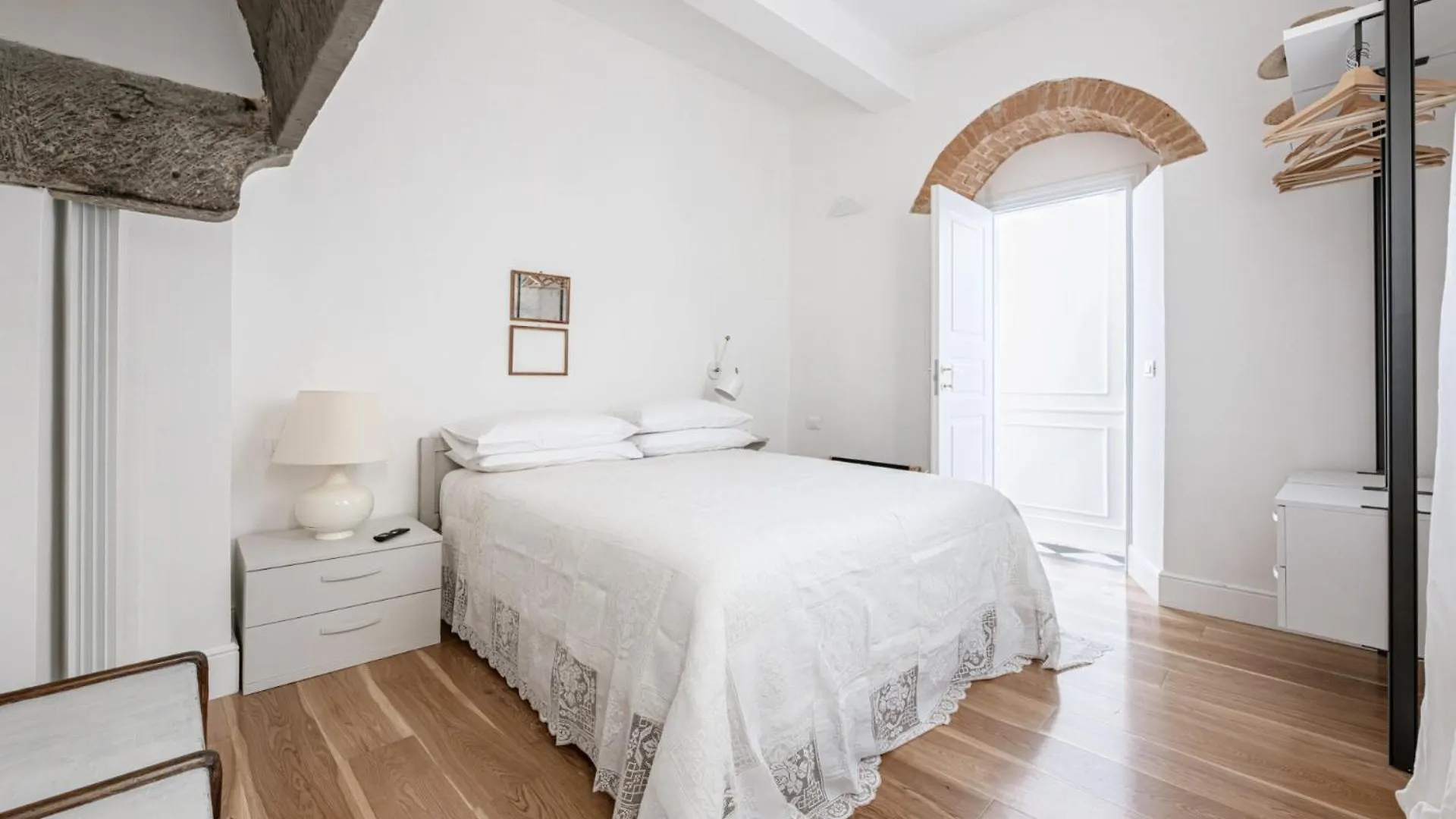 Apartments Florence - Frescoes Elegance 0*,