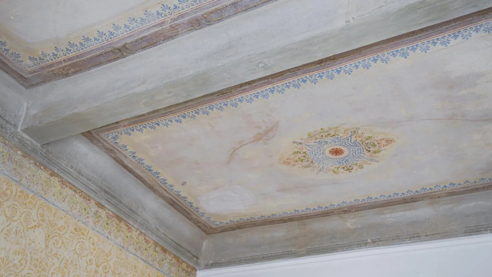 Apartments Florence - Frescoes Elegance