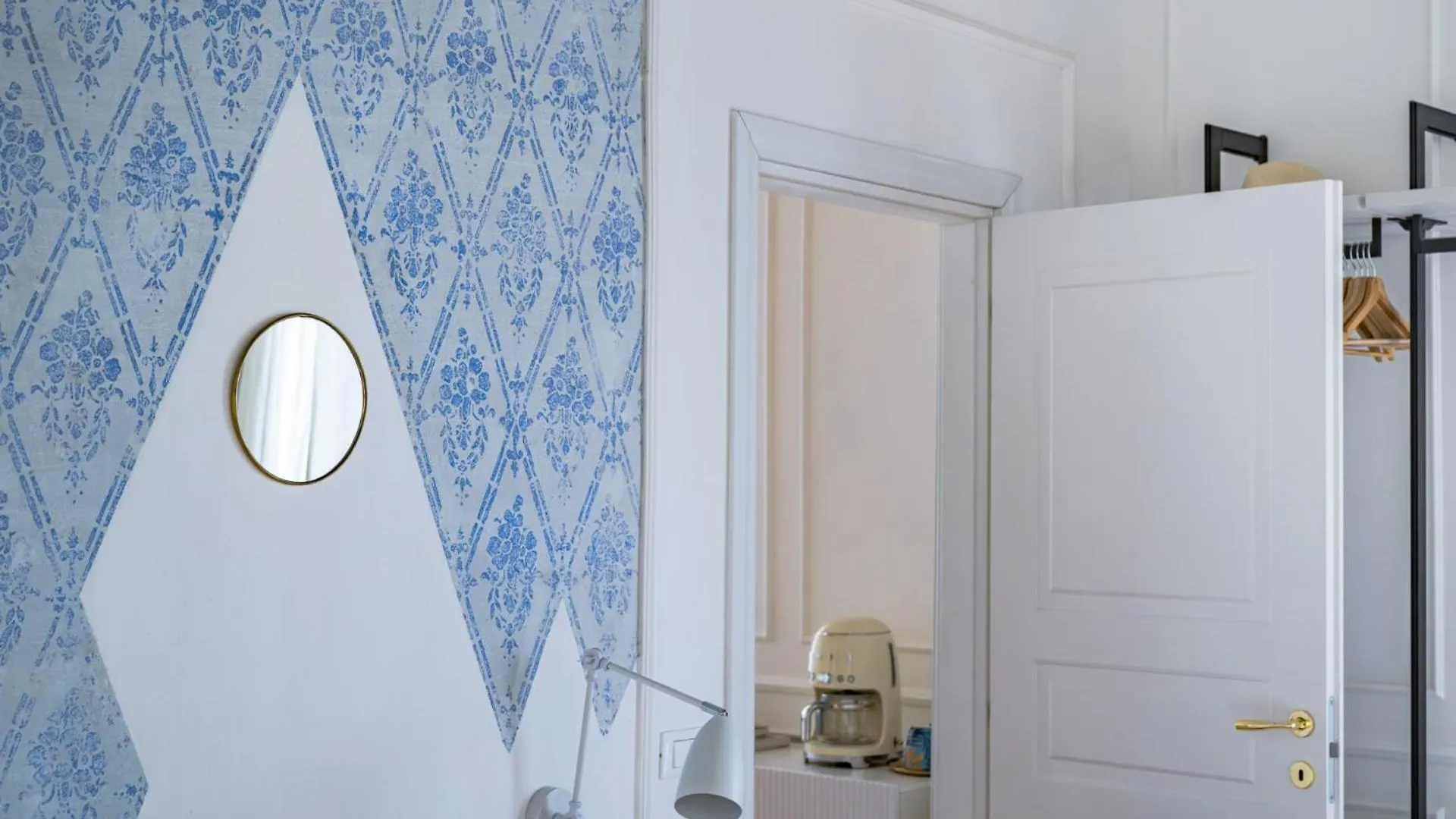 Apartments Florence - Frescoes Elegance Italy