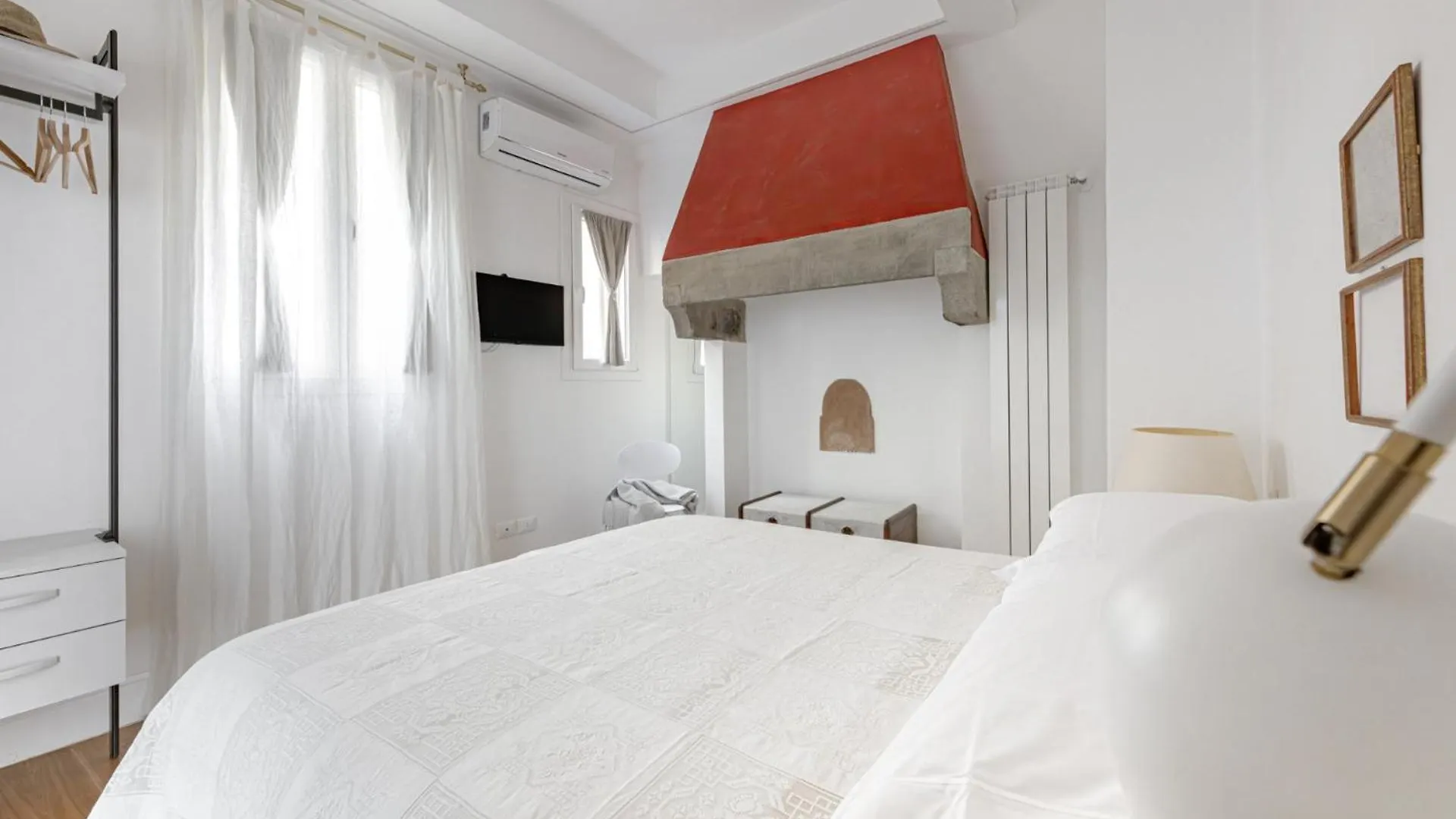 Apartments Florence - Frescoes Elegance