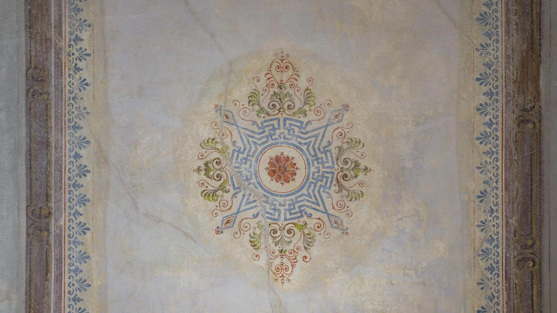Apartments Florence - Frescoes Elegance