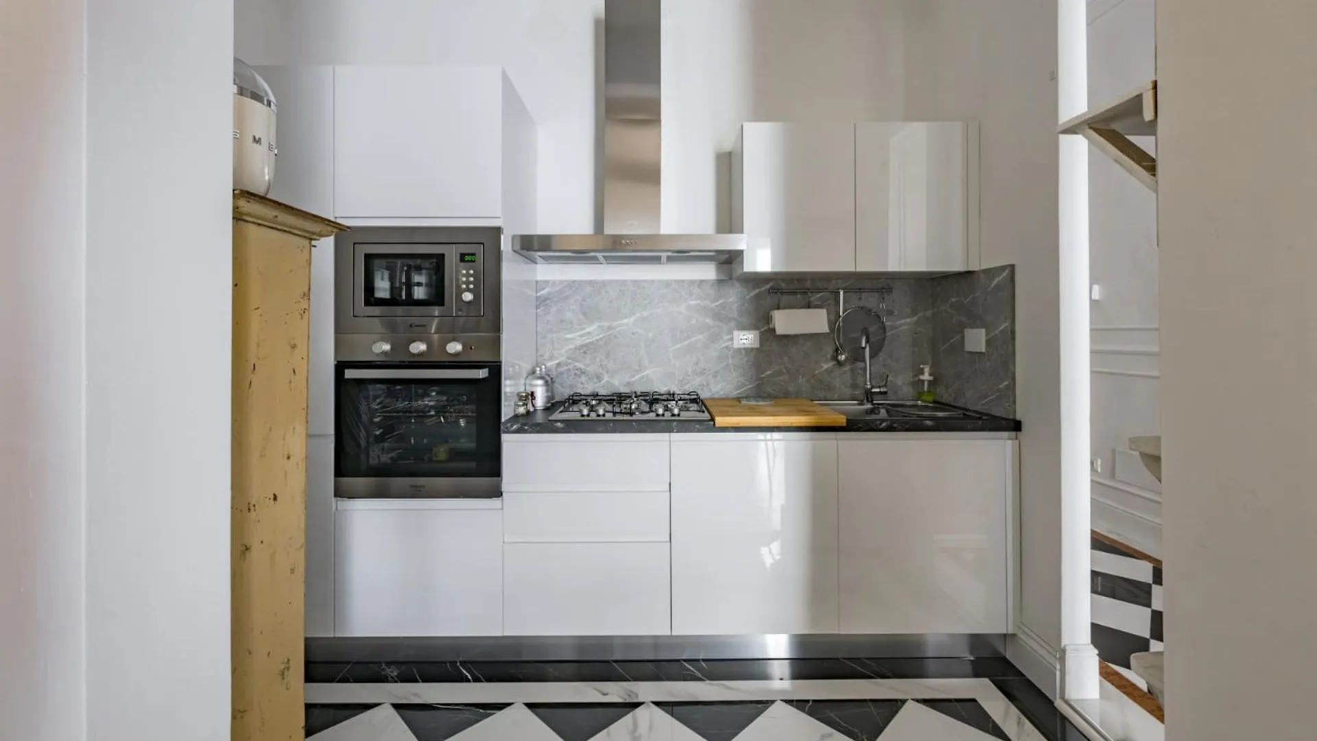 Apartments Florence - Frescoes Elegance