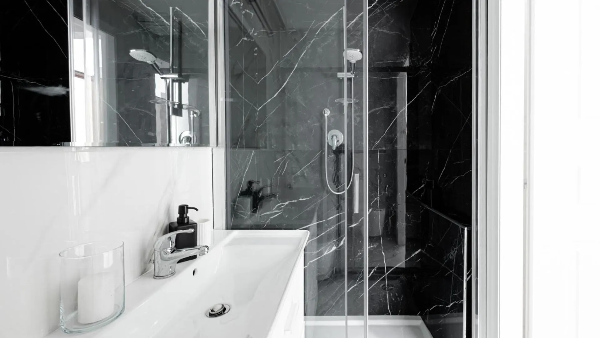 Apartments Florence - Frescoes Elegance