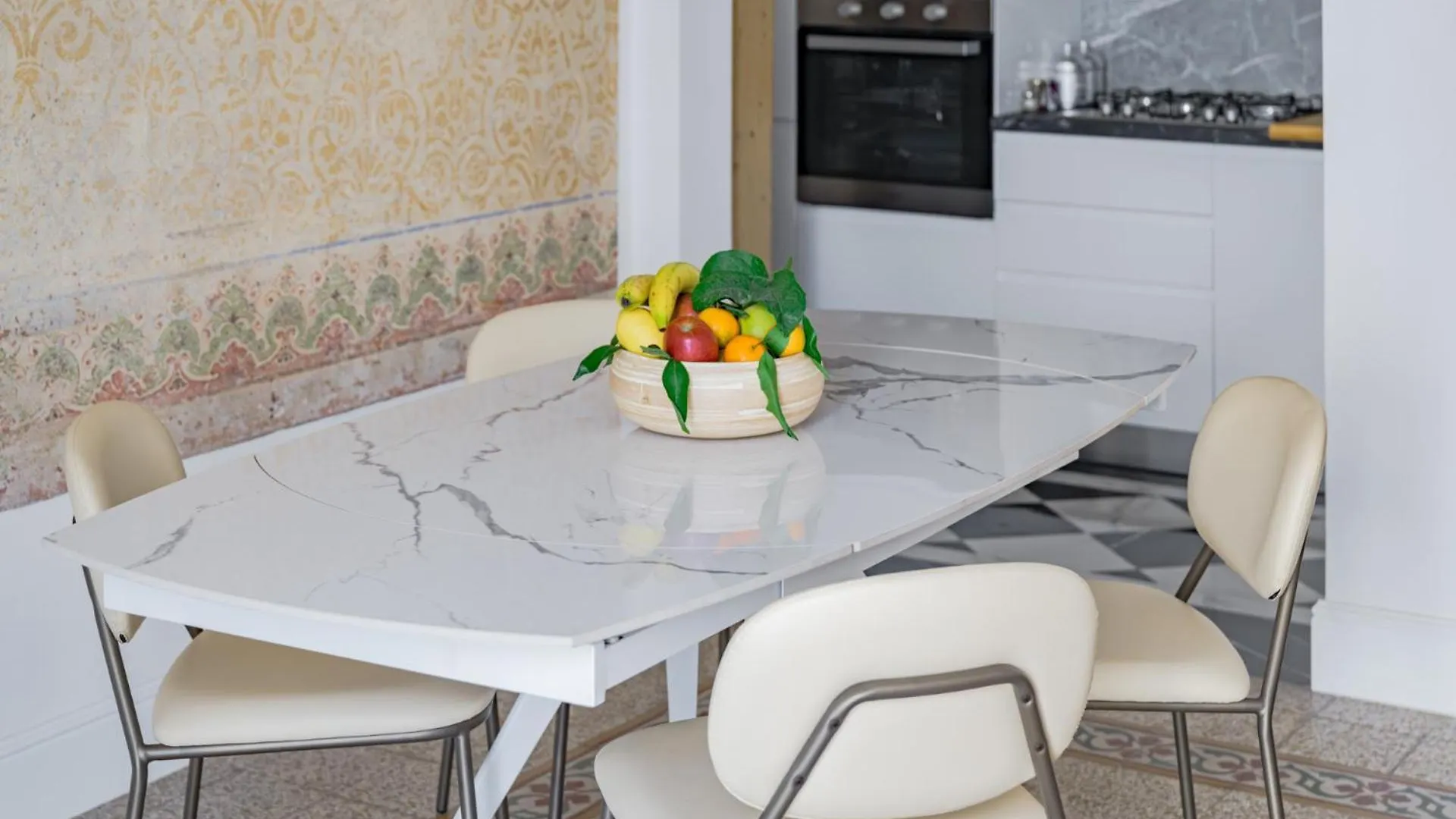 Apartments Florence - Frescoes Elegance Italy