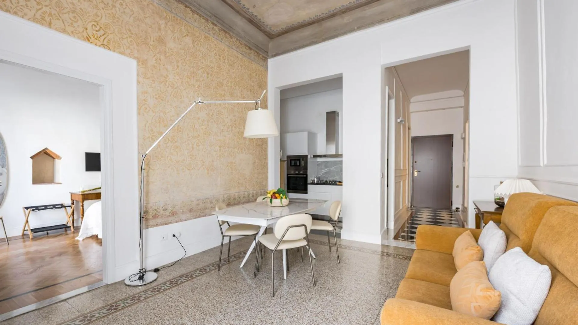 Apartments Florence - Frescoes Elegance